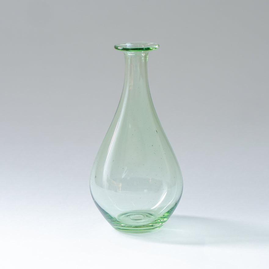 グリーンガラスのフラワーベース【翁再生硝子工房】