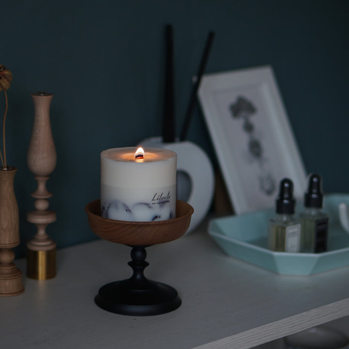 国産の天然木で作ったキャンドルスタンド