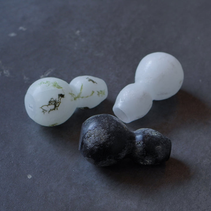 天然精油の香りを楽しめる 蝋素材のフラワーベース