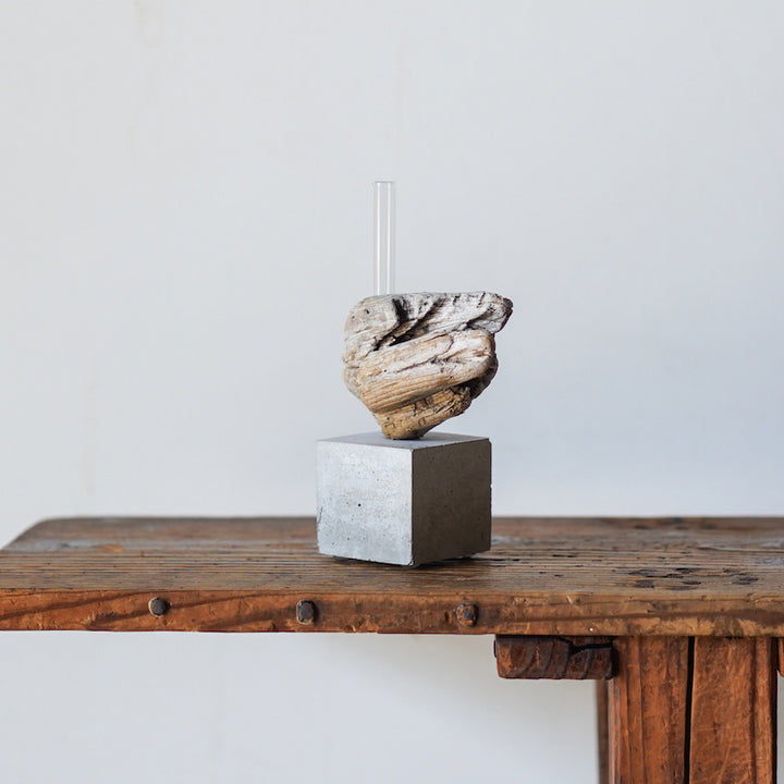 流木の一輪挿し《saisei》