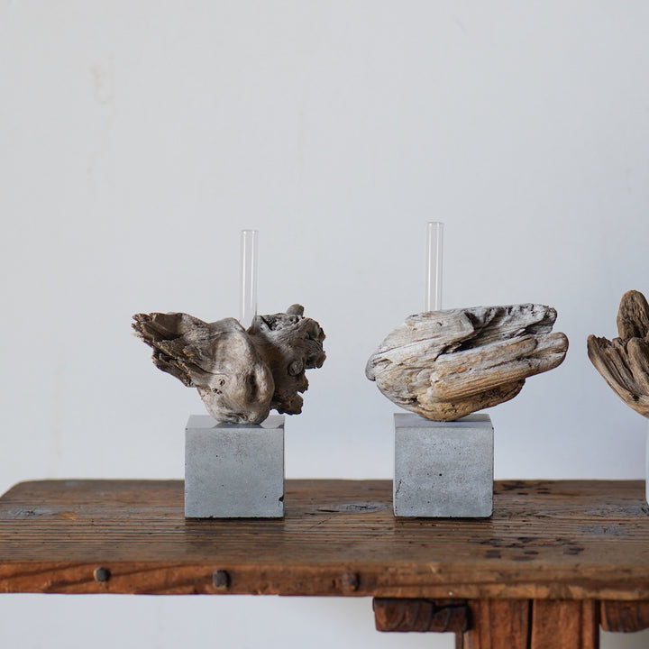 流木の一輪挿し《saisei》