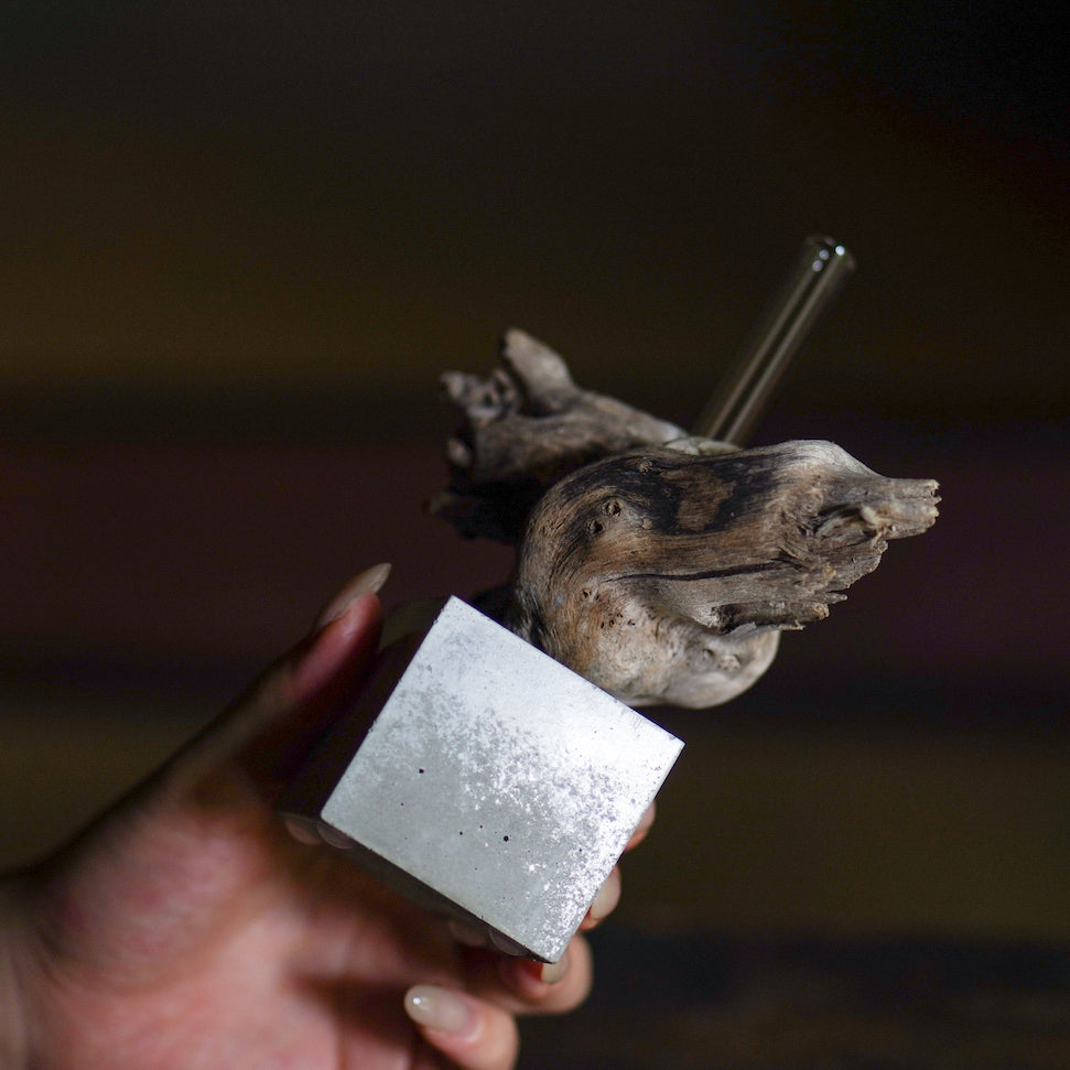 流木の一輪挿し《saisei》