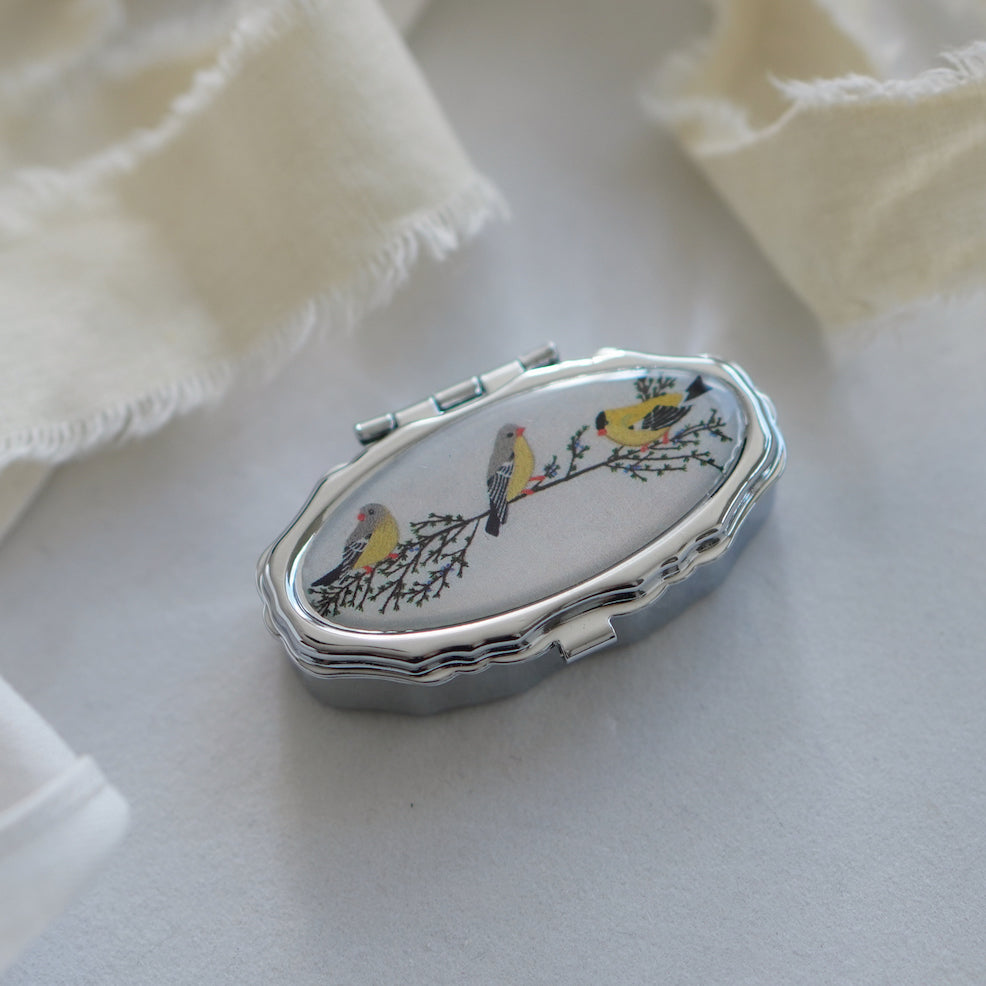 100%ナチュラル処方のリップ&ネイルバーム