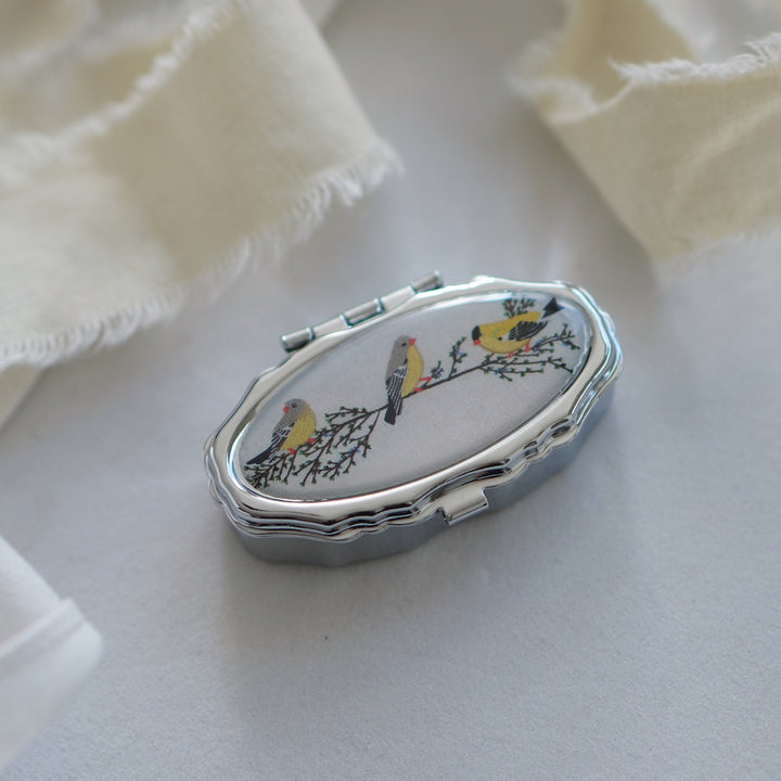 100%ナチュラル処方のリップ&ネイルバーム