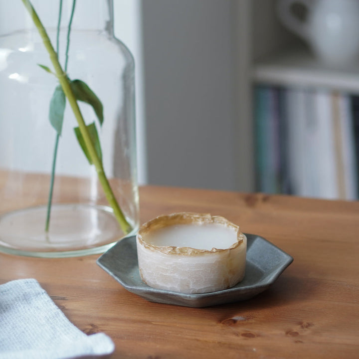 蝋素材の芳香オブジェクト「漂流物 #01」