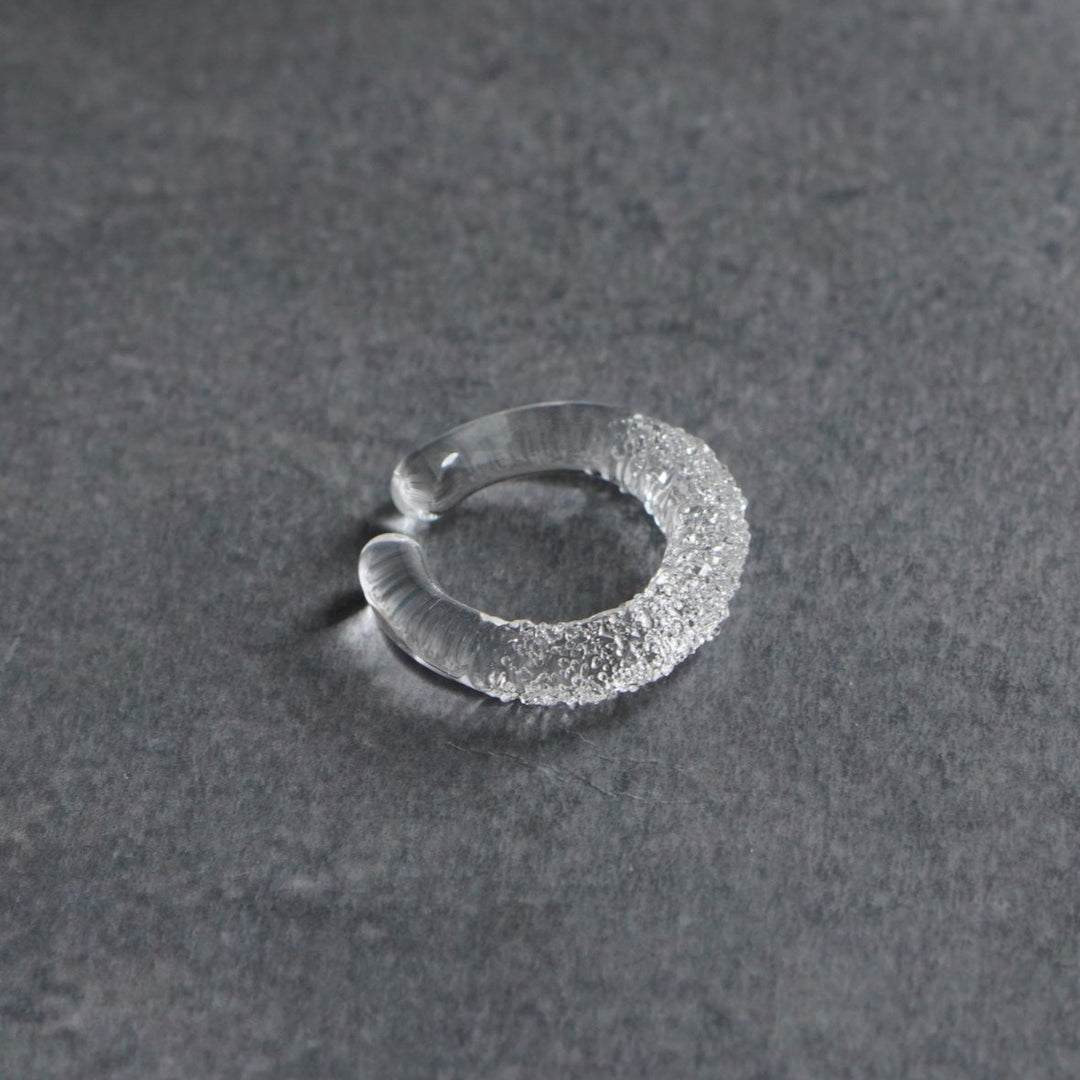 光を透かして煌めくガラス細工のいやーカフ・リング / トゥインクル