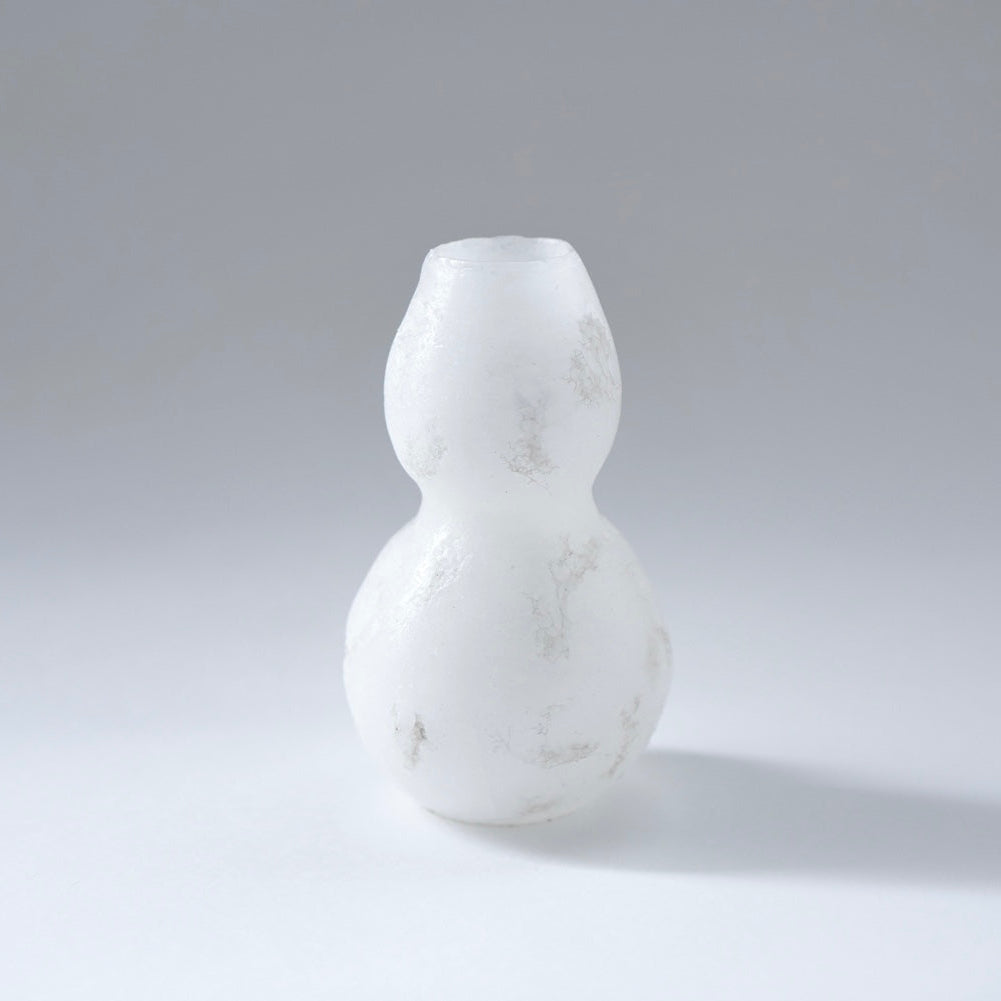 天然精油の香りを楽しめる 蝋素材のフラワーベース