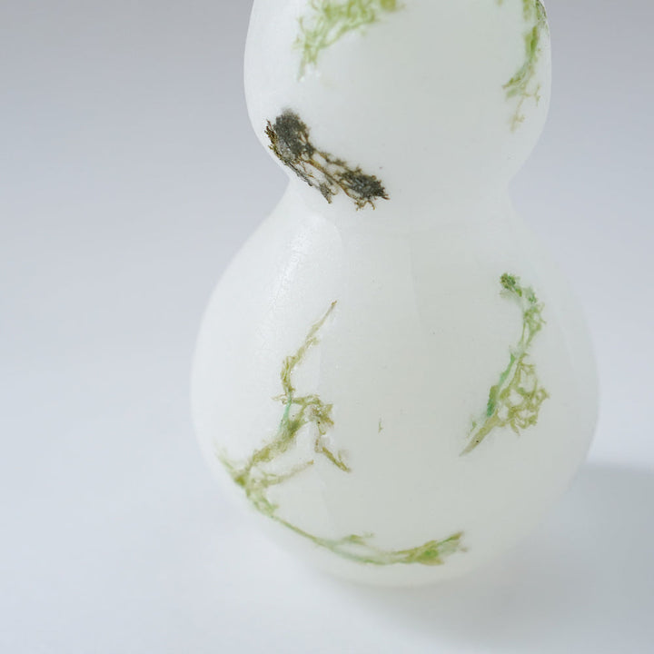 天然精油の香りを楽しめる 蝋素材のフラワーベース