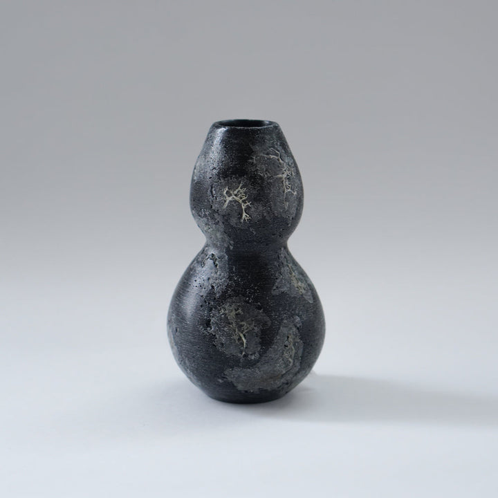 天然精油の香りを楽しめる 蝋素材のフラワーベース