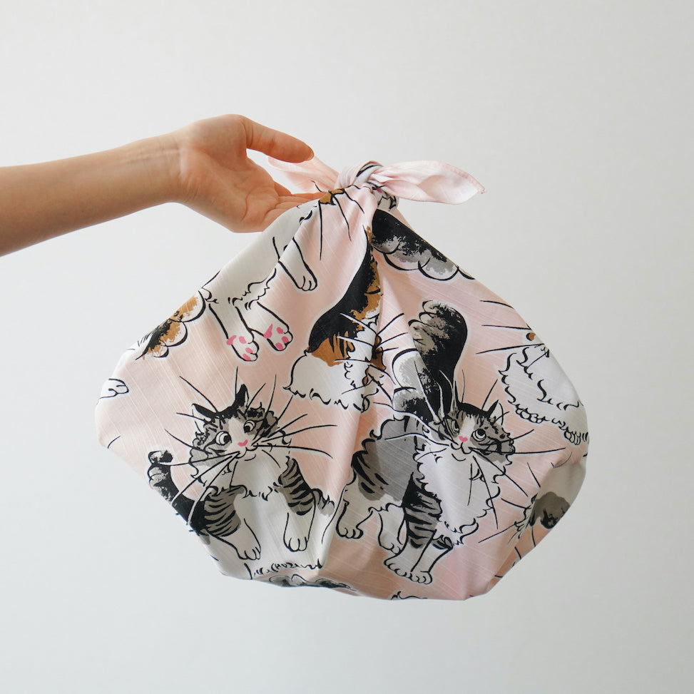綿100%・愛らしいねこたちの風呂敷|70×70cm