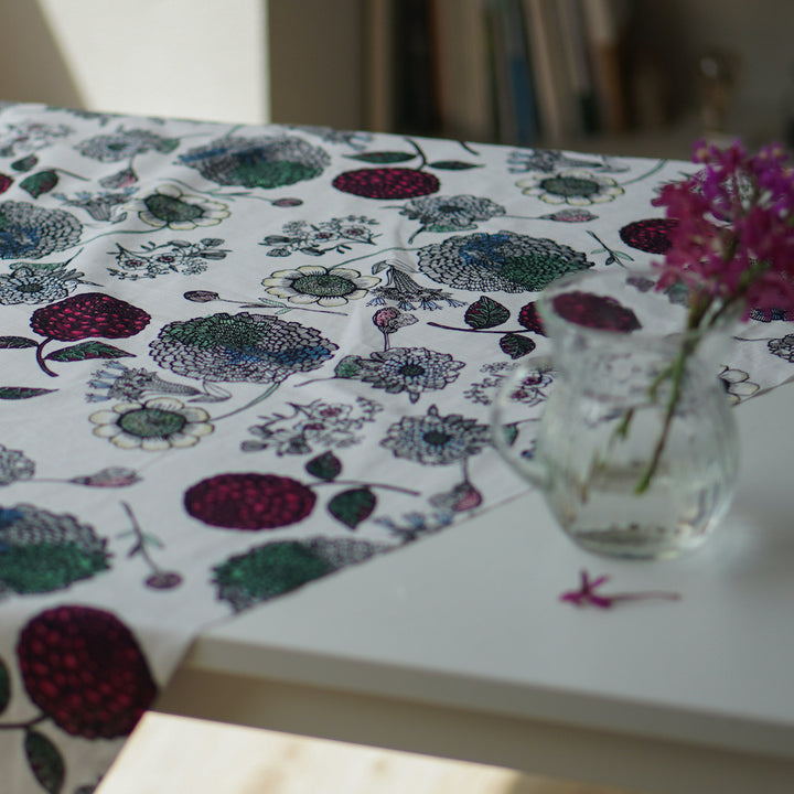 100%コットン素材でできたシックな花柄風呂敷|100×100cm