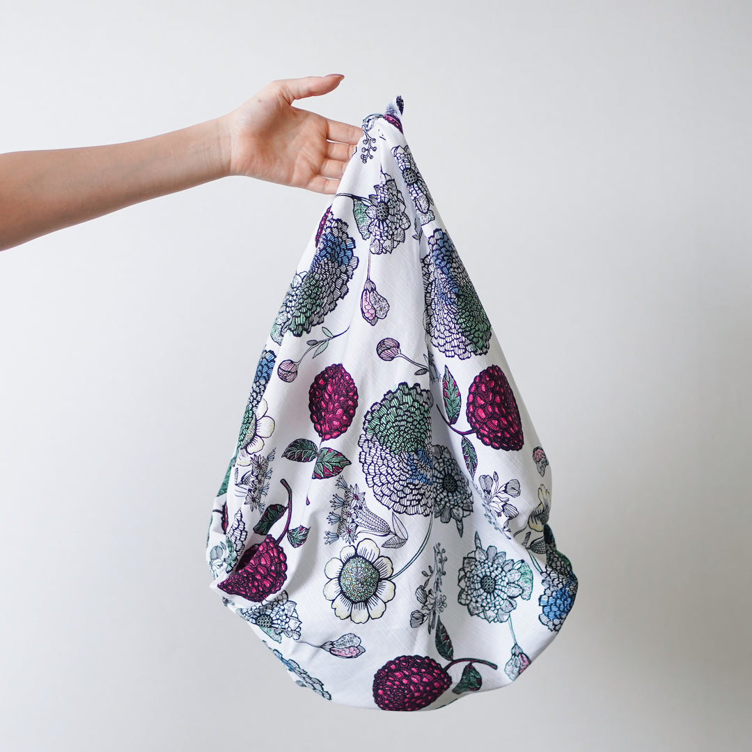 100%コットン素材でできたシックな花柄風呂敷|100×100cm