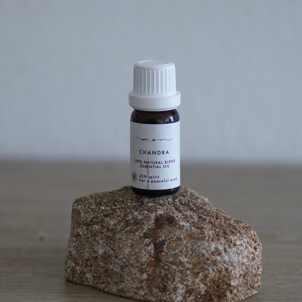 月の巡りを味方に|ブレンドエッセンシャルオイル CHANDRA(チャンドラ) 10ml