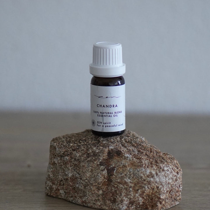月の巡りを味方に|ブレンドエッセンシャルオイル CHANDRA(チャンドラ) 10ml