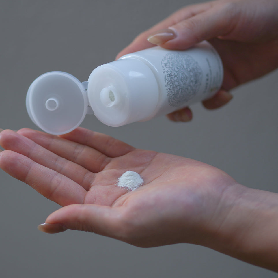 酵素洗顔料と今治ハンカチの贈りもの