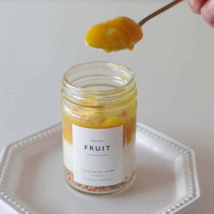 アップサイクルフルーツから生まれた2種のリヴァイブチーズケーキ