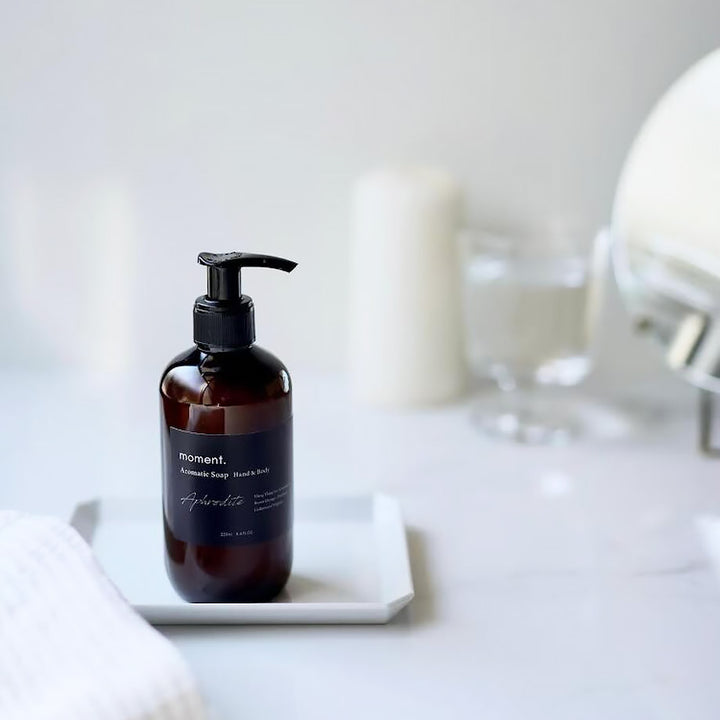 アロマ香る天然由来のハンド&ボディソープ 【moment.】