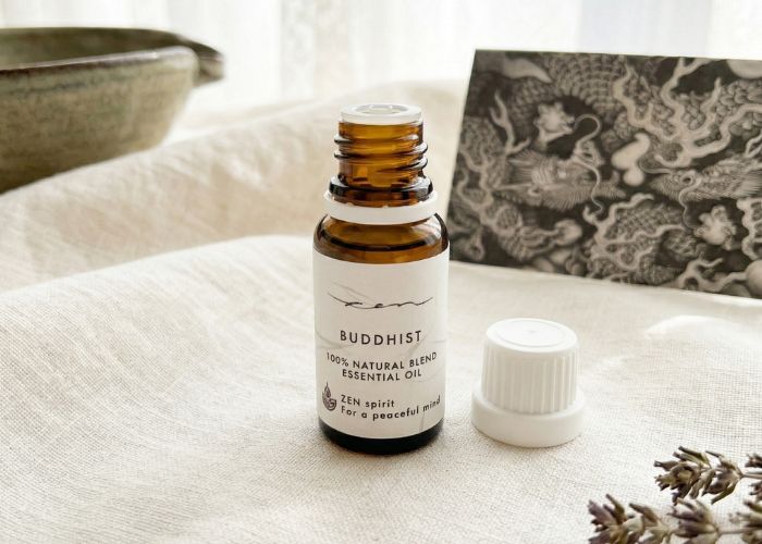 香りに寄りかかりたい時期 -いま、BUDDHIST(ブディスト)-