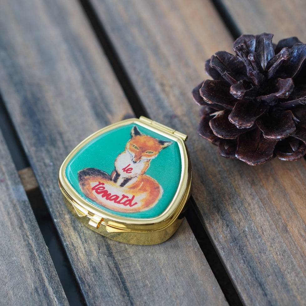 100%ナチュラル処方のリップ＆ネイルバーム