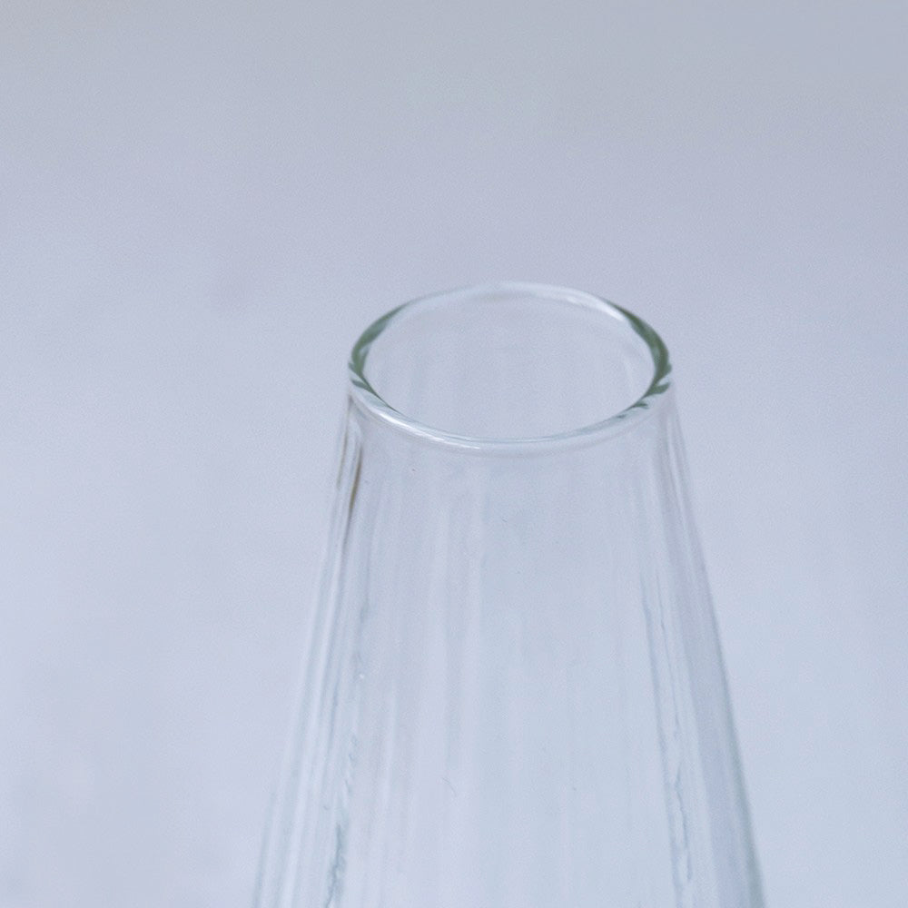 再生ガラスから生まれたフラワーベース　リューズガラス―アルプ―