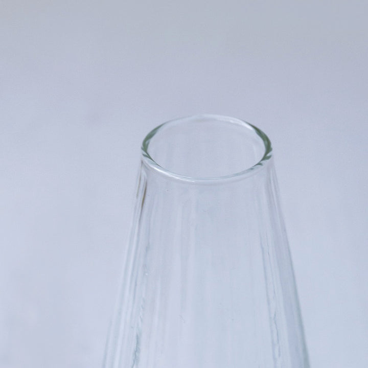 再生ガラスから生まれたフラワーベース　リューズガラス―アルプ―