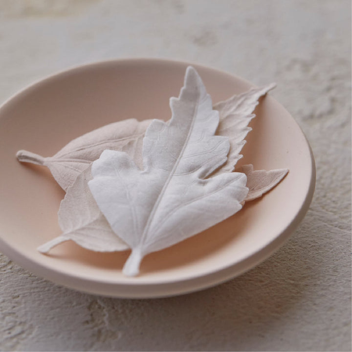 職人が手作りで生み出す、日本で唯一和紙でできたお香【HAKO】